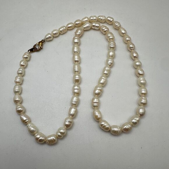 19" genuine freshwater pearl necklace with gold tone lobster clasp! - Picture 12 of 14
